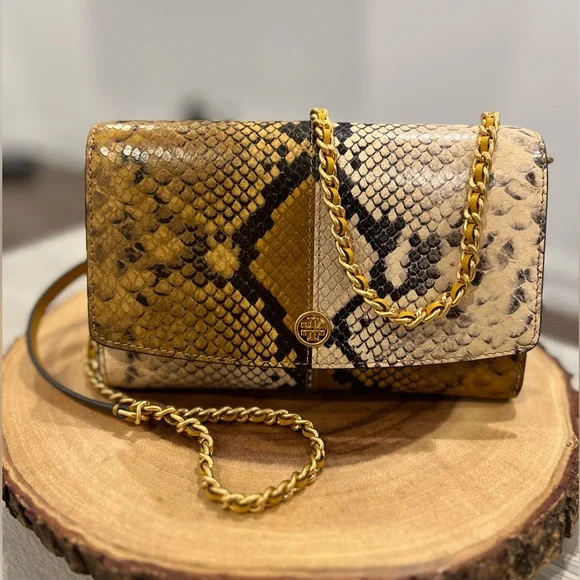 Tory Burch Chain Wallet - Picture 3 of 9